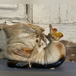 Tan Lace-Up Porcelain Kitschy Boot Planter/Pen Holder w/ Bird Accent Neutral EUC